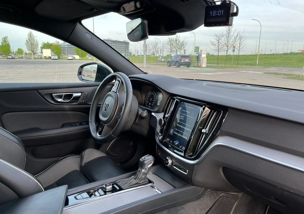 Volvo S60 cena 120800 przebieg: 75265, rok produkcji 2019 z Wrocław małe 67